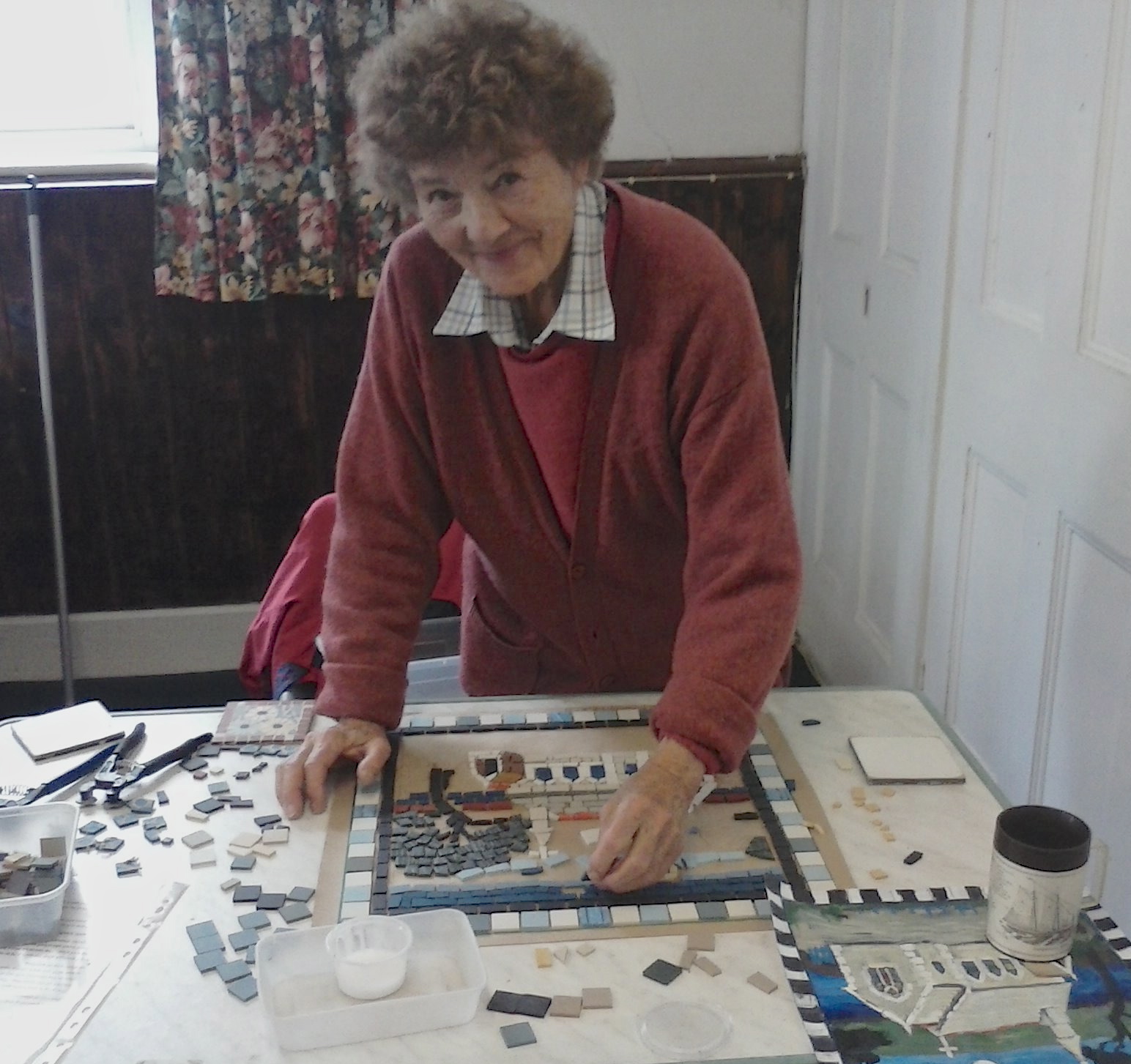 Yvonne Fuller working on the St Mawes Mosaic project