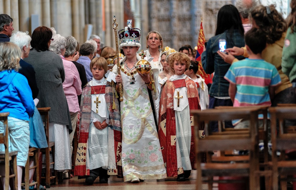 0613-0132 PR4Photos - Cathedral - Coronation